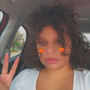 Meet your Posher, Denise